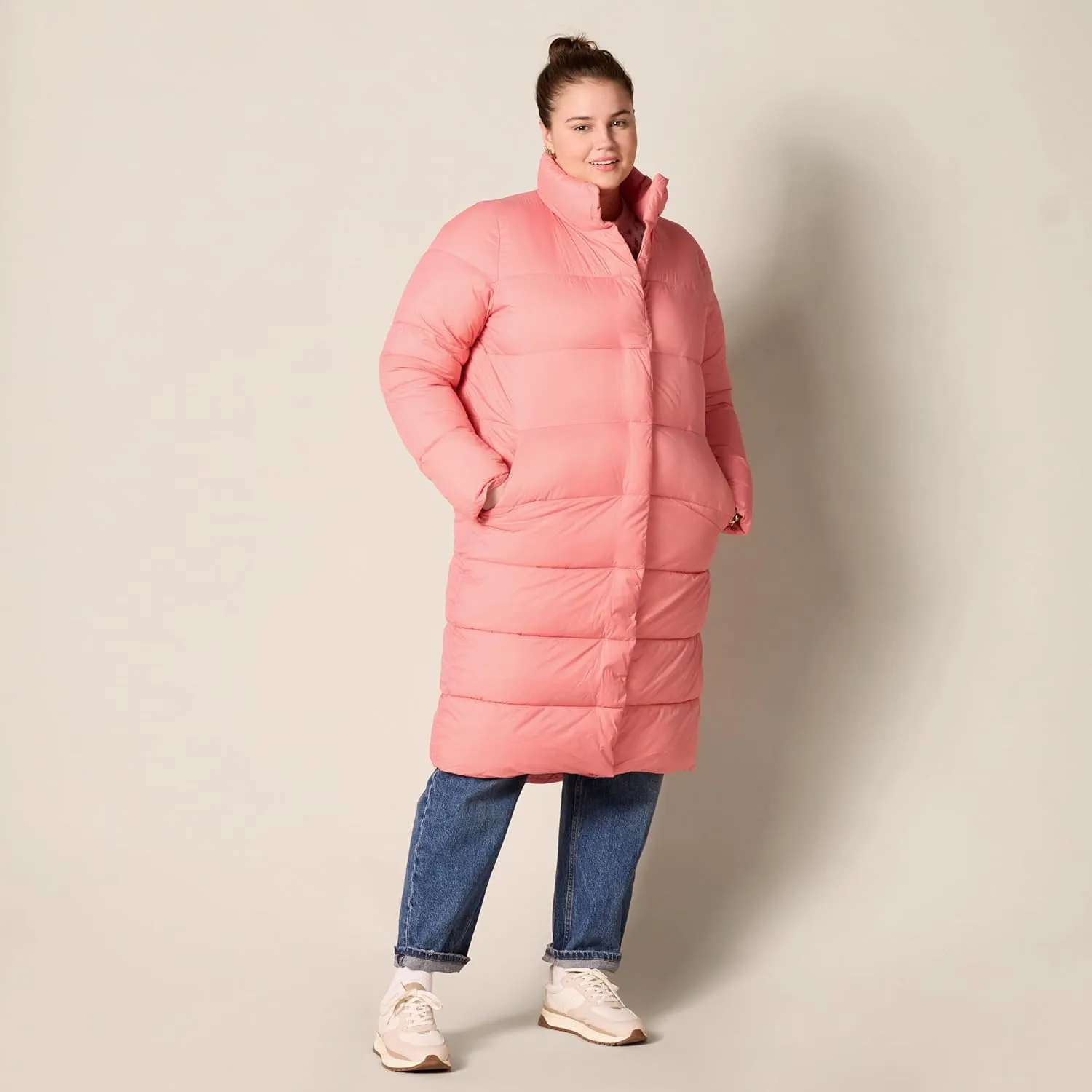 Amazon Essentials Women's Lightweight Full-Zip Water-Resistant Long Cocoon Puffer Winter Coat
