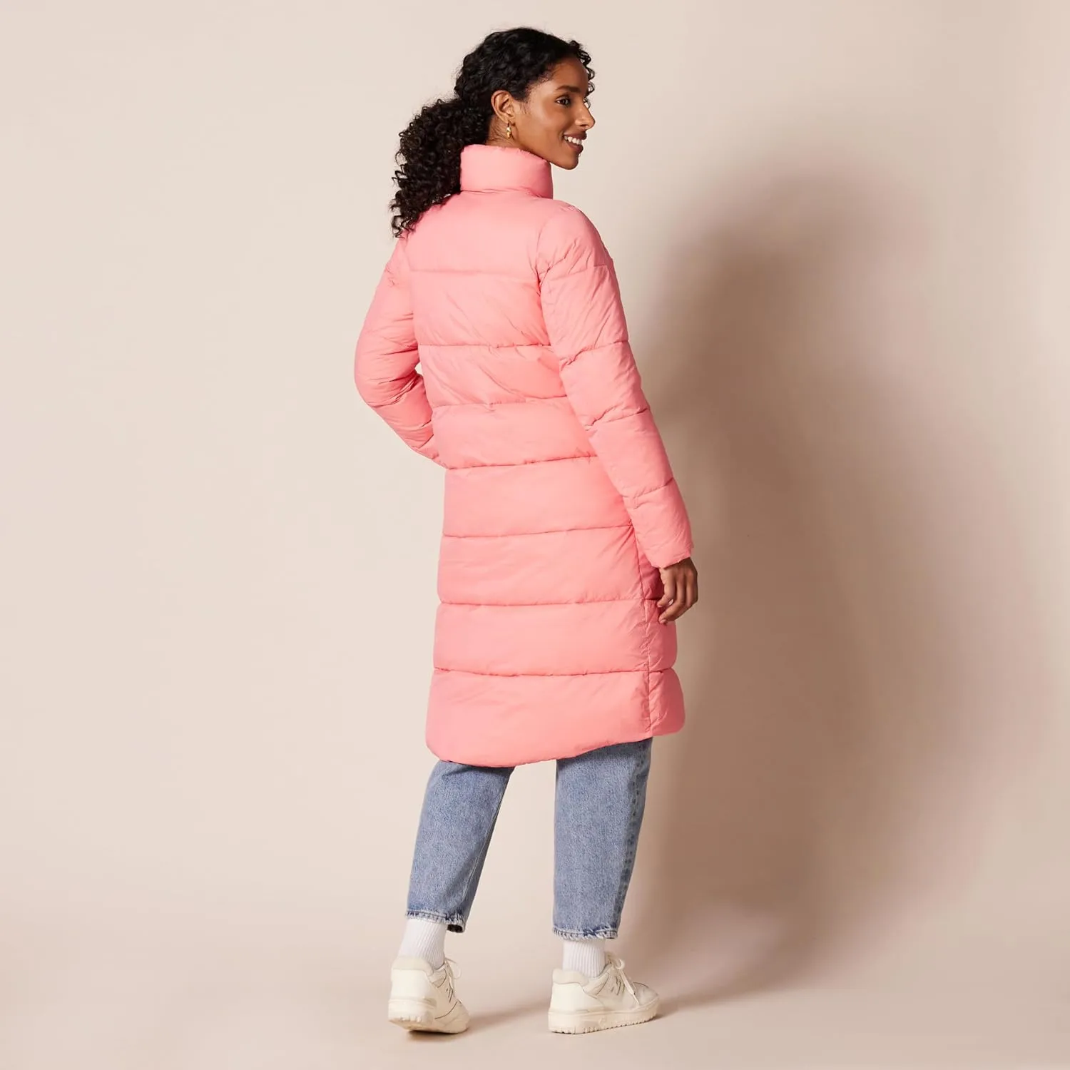 Amazon Essentials Women's Lightweight Full-Zip Water-Resistant Long Cocoon Puffer Winter Coat