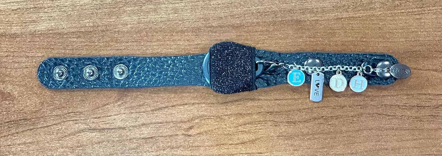 Leather key holder, Key fob bracelet, Key holder for keychain, Wristlet Fob Holder Bracelet, Key Ring Bangle Keychain, Door Fob Lanyard, House key holder, Office fob holder, Dorm Fob holder, Wristlet Key Ring (Green Leather Silver Chain)
