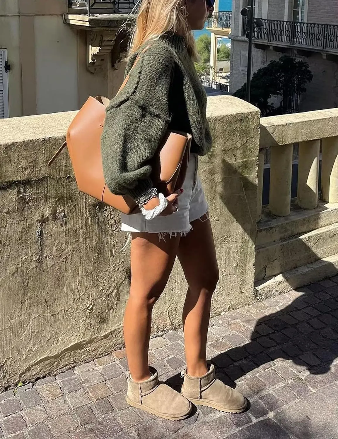 Women's Oversized Crewneck Fall Sweaters for Women 2024 Long Sleeve Fuzzy Knit Chunky Pullover Sweater